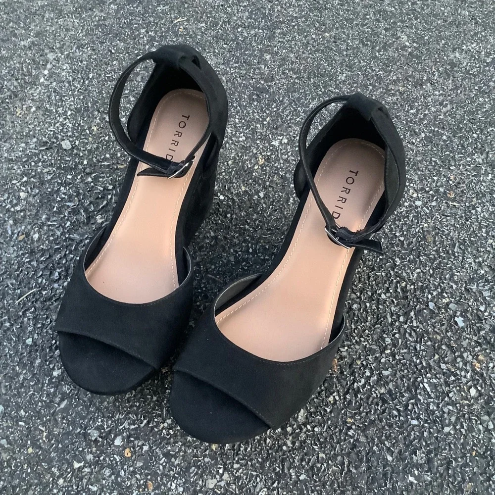 Torrid Black Faux Suede Platform Wedge Sandals Ankle Strap Wide Width 10W
